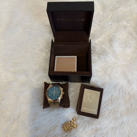 Michael Kors Runway Hunger Stop100 Series Turquoise Blue Dial Gold - Picture 4 of 10